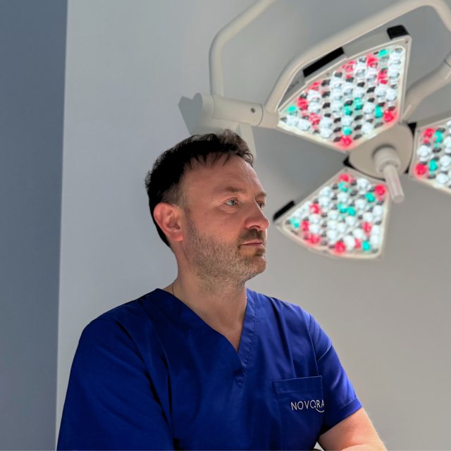 Echipa medicală Novora în sala de operație