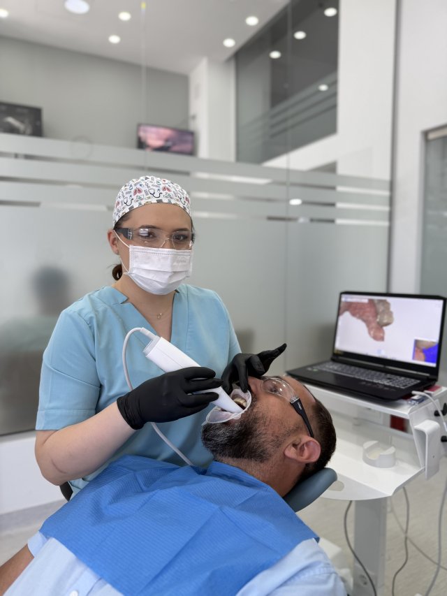 Scanare intraorală digitală la clinica Novora