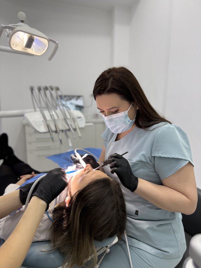 Terapie laser a cariilor dentare la Novora