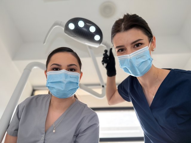 Igienizare orală profesională pentru prevenirea cariilor dentare la Novora
