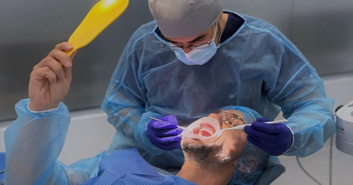 Când ar trebui înlocuită o lucrare dentară? Ce spun specialiștii Novora